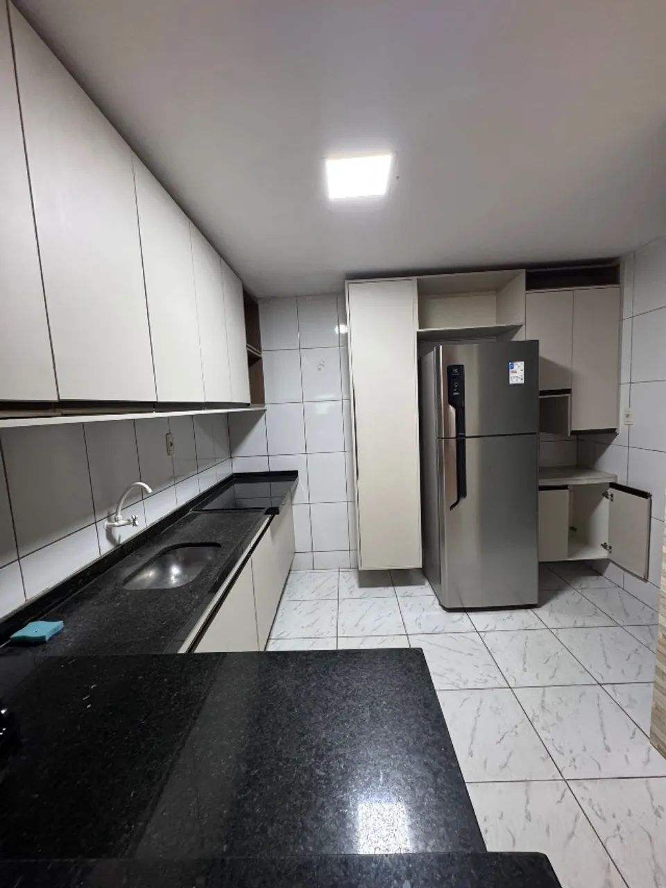 Mesa, geladeira cozinha projetada  - Foto 2