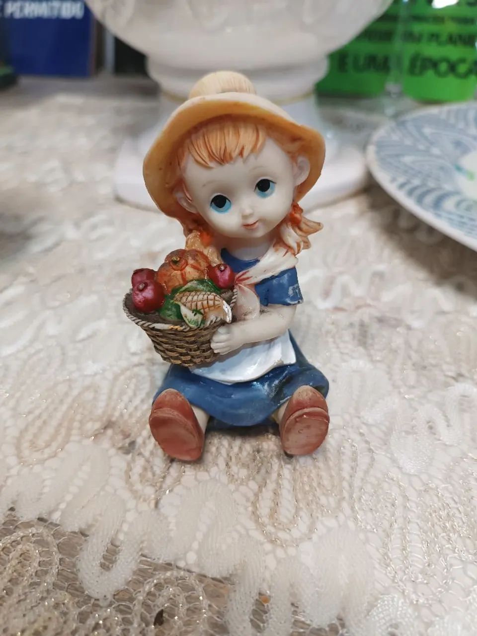 Bibelô víntage de resina