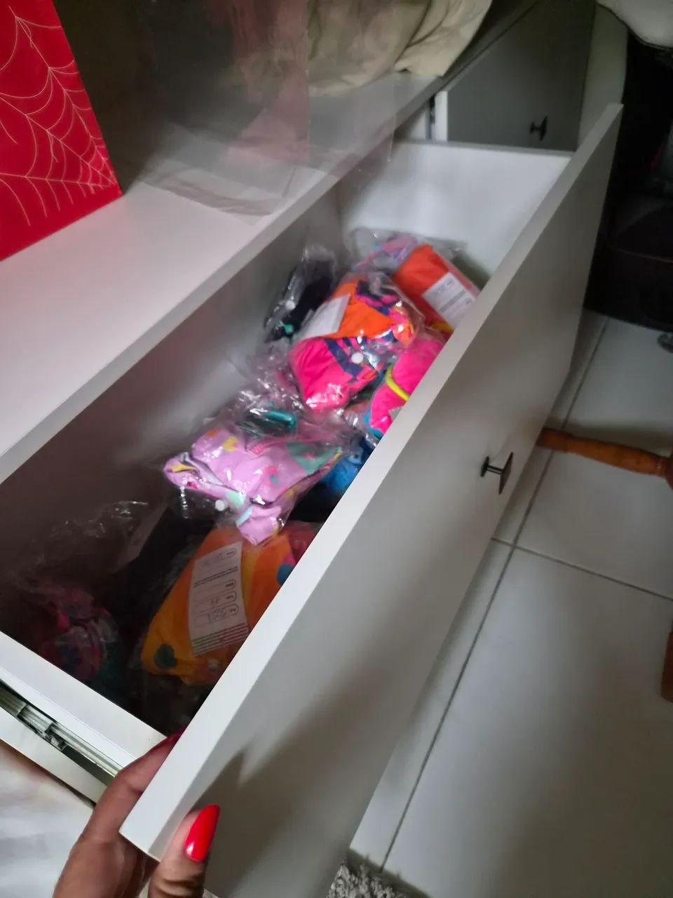 Bancada em MDF branca com puxador - Ótimo estado  - Foto 3