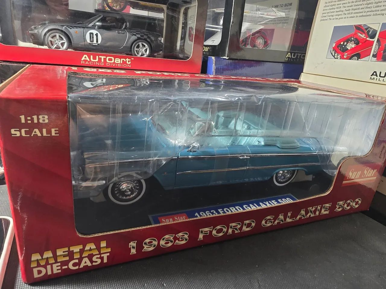 Miniatura 1:18 1963 Ford Galaxie 500 novo marca Sun star - Hobbies