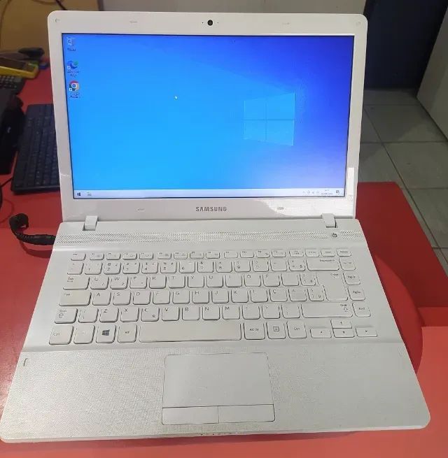 Notebook Samsung NP270E4E Core i3 3ª GEN 8GB de RAM 120GB de SSD de Windows 10 Office 2019