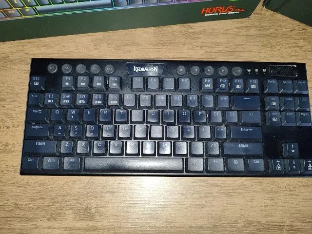 Redragon Horus Pro Tkl Low Profile Rgb Bluetooth 5.0 Wireless Usb 2.4g Switch vermelho - Foto 5
