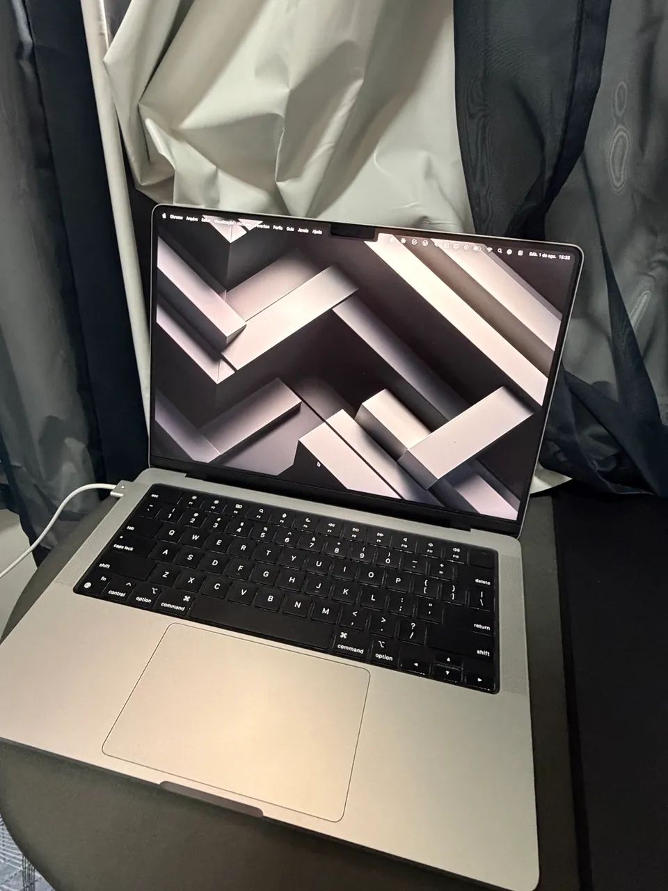 MacBook Pro M4 Pro 14  512 GB 24 Gb de ram 