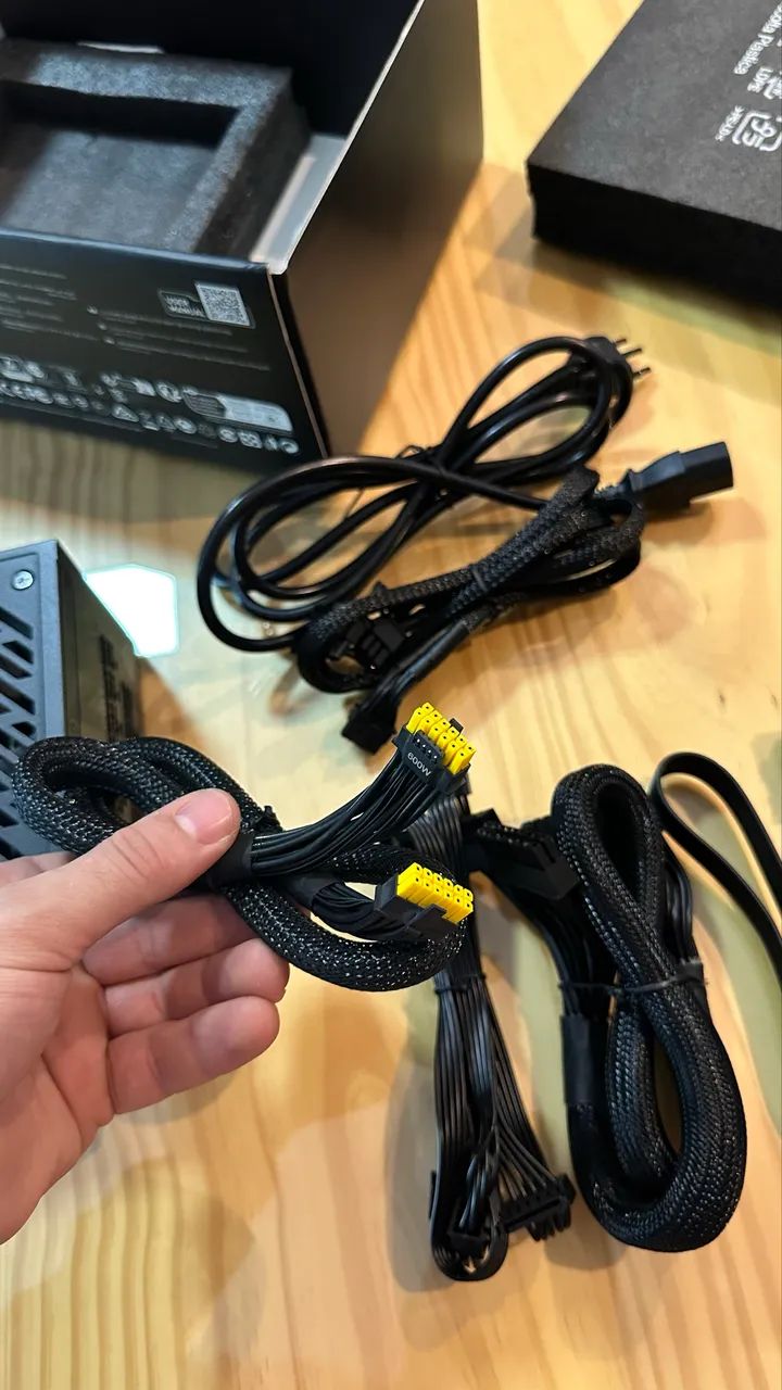 Fonte 1000W, Gold full modular MSI - Foto 3