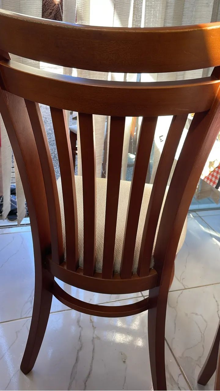Mesa com Cadeiras de Madeira Maciça  - Foto 3
