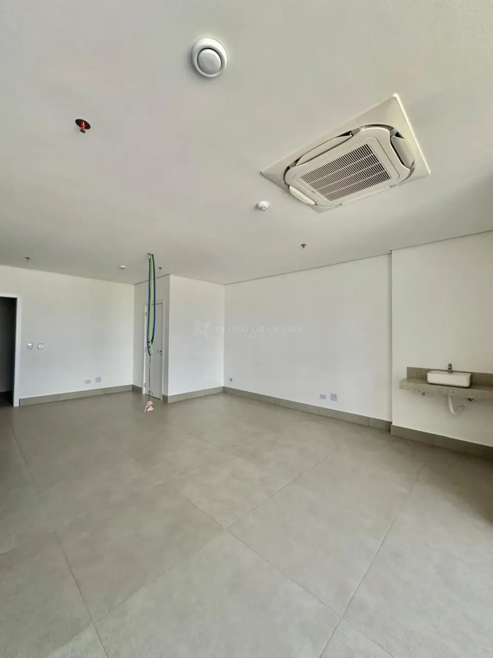 Sala comercial no Unique Medical Center - Recanto dos Magnatas