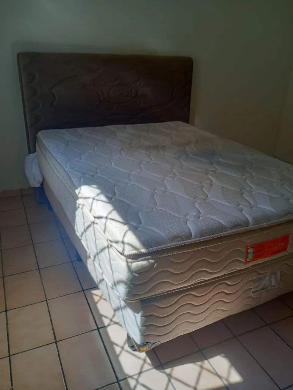 Cama box+ colchão+ guarda roupa  - Foto 2
