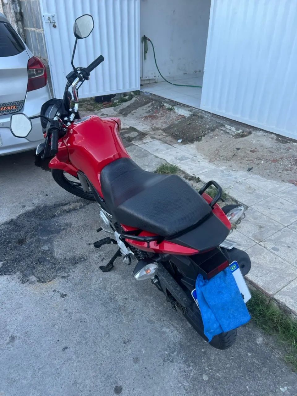 Moto extremamente nova e conservada e pouco rodada. De casa pra o trabalho - Foto 3
