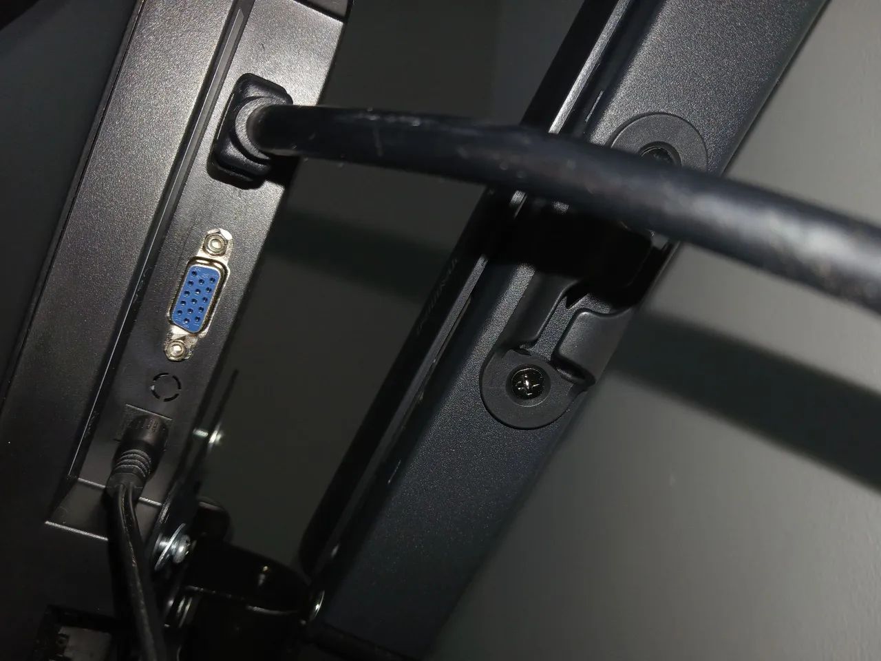 Monitor Mancer 23,5pol e caixinha de som - Foto 3