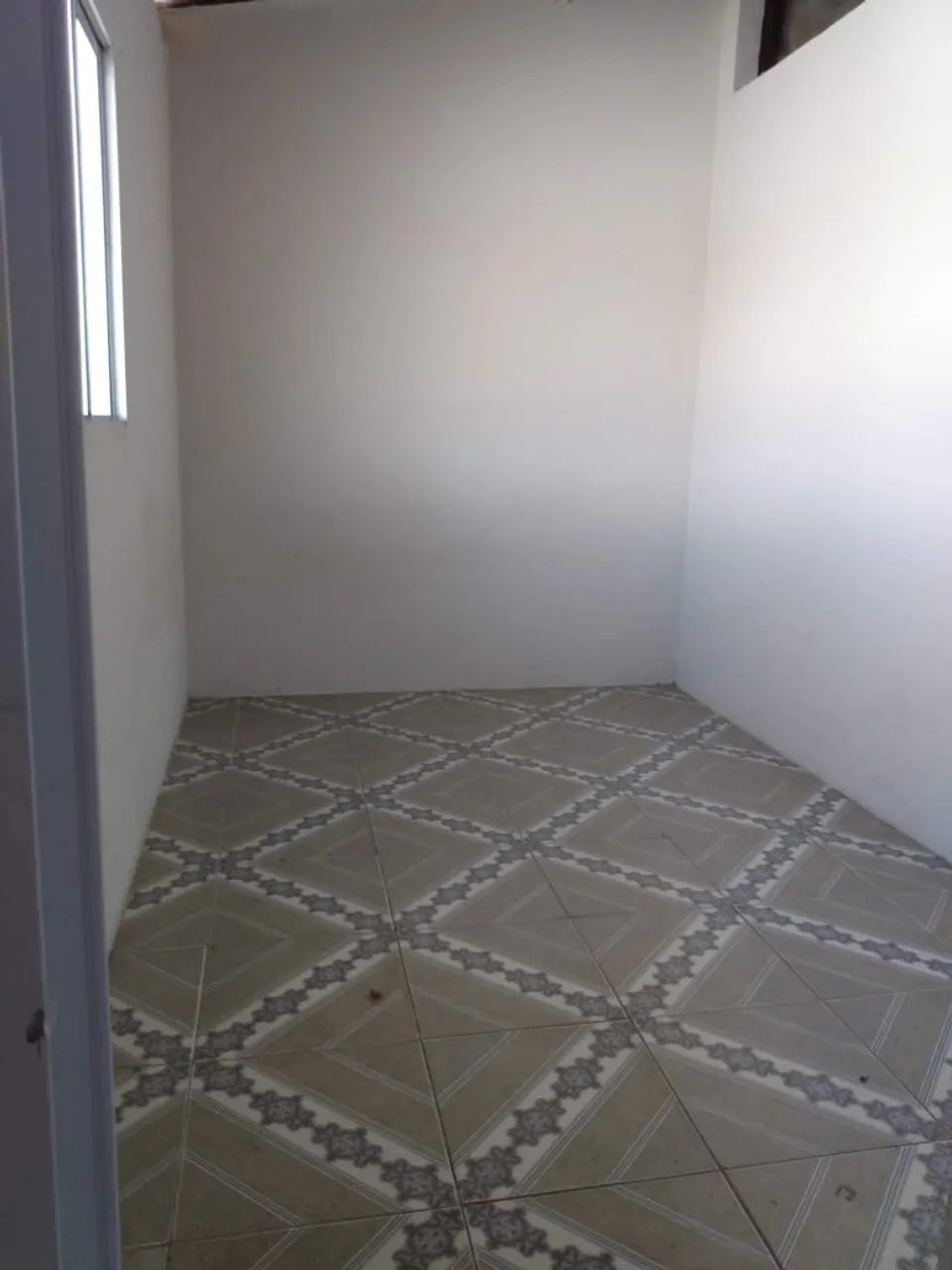 Alugo casa no Santa Maria 