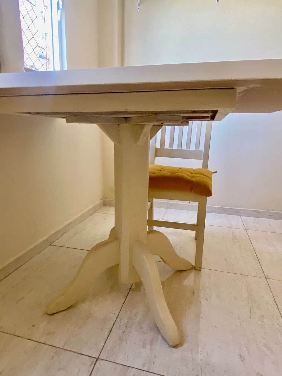 Mesa de madeira de demolição com 2 cadeiras  - Foto 3