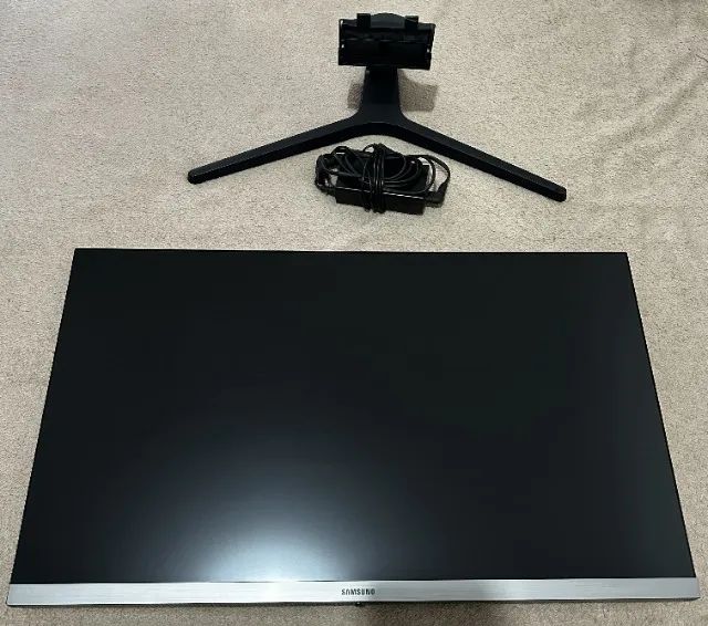 Monitor Samsung 28" UHD, UR55 4K - Foto 2