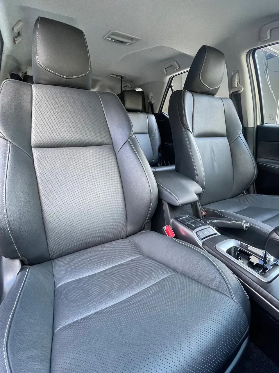 Toyota Hilux SW4 SRX Plat. 4X4 2.8 TB Die. Aut. 2024 - Foto 7