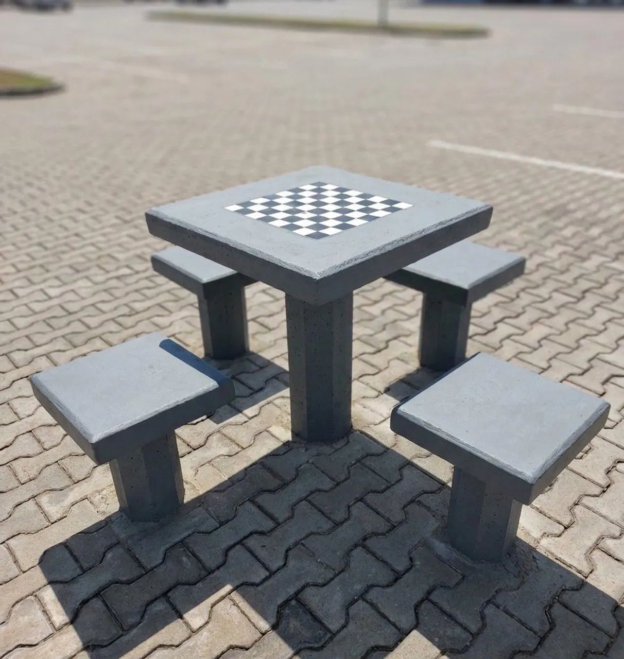 Jogo de mesa com dama em concreto 