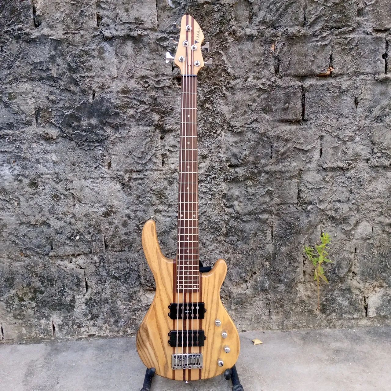 Baixo Eagle 5 cordas ATIVO 
