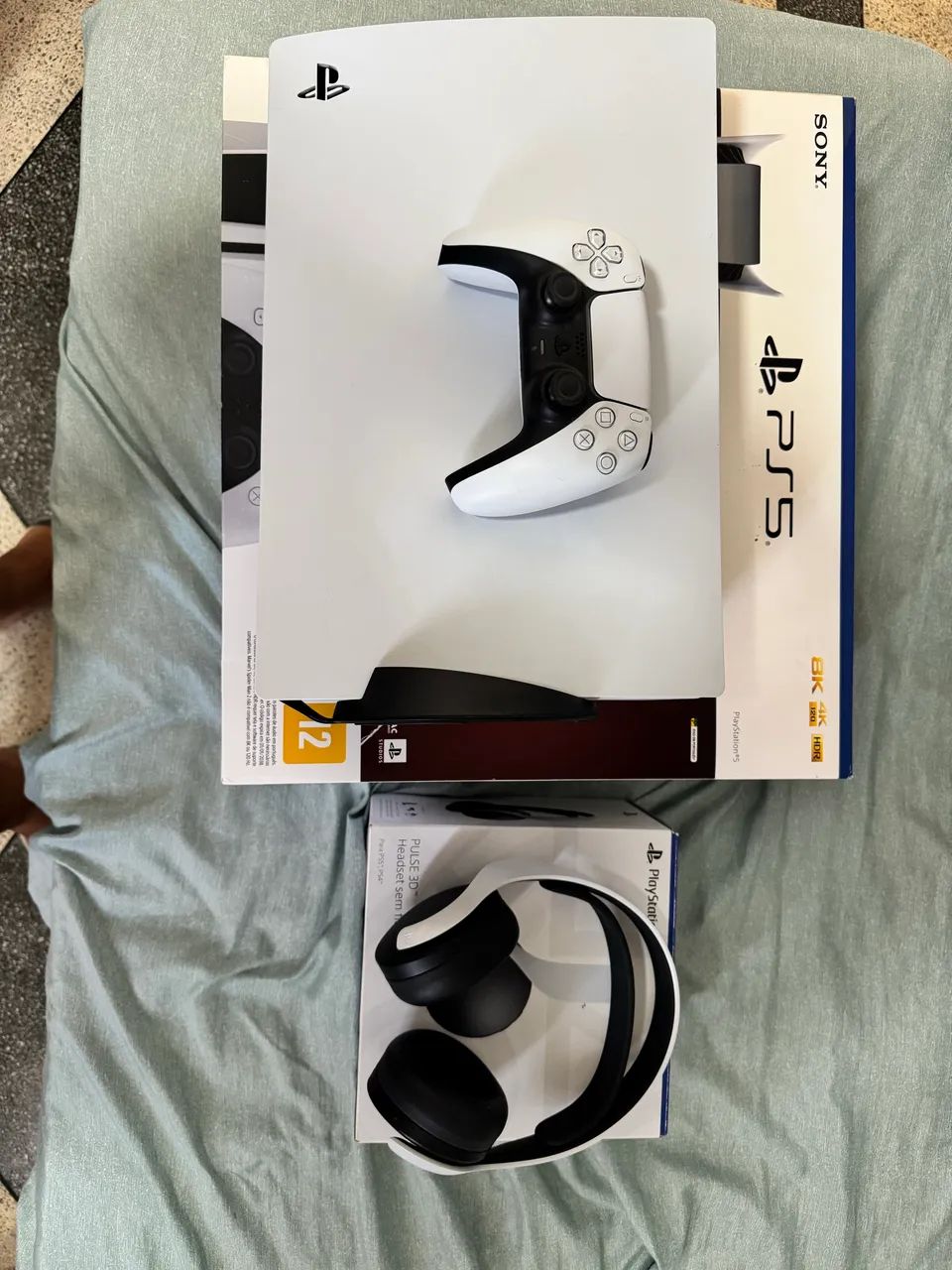 Console Sony PlayStation 5 - FAT com leitor - Standard Edition Branco + Headset Pulse 3D - Foto 2