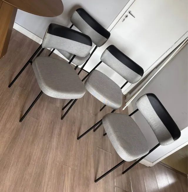 4 CADEIRAS DE JANTAR ESTOFADAS - Foto 2