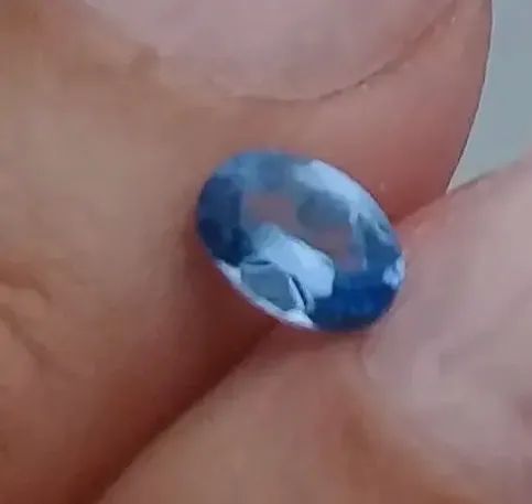 Topázio azul extra limpo em formato de oval pesando exatamente 9 ct - Foto 4