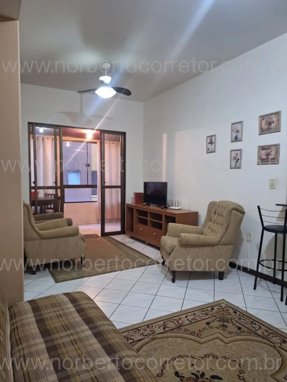 Apartamento 2 dormitórios mobiliado, Itapema SC - Foto 2