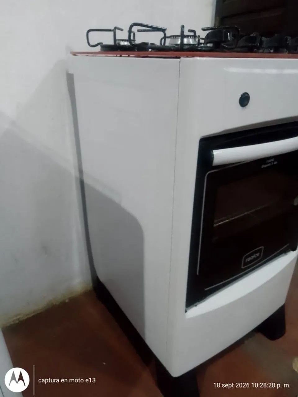 Fogão 4 bocas com seu acendimento automático funcionando perfeitamente  - Foto 3