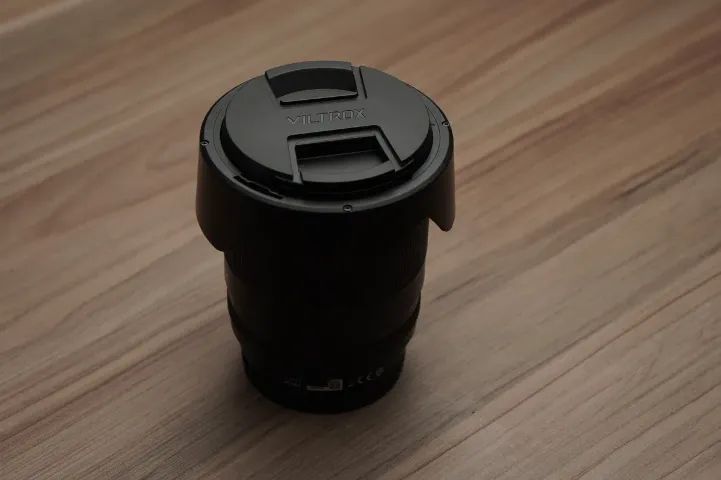 Lente Viltrox 13mm 1.4 Sony E-mount Aps-c (Sony) - Sem marcas de uso Pouco usada - Foto 3