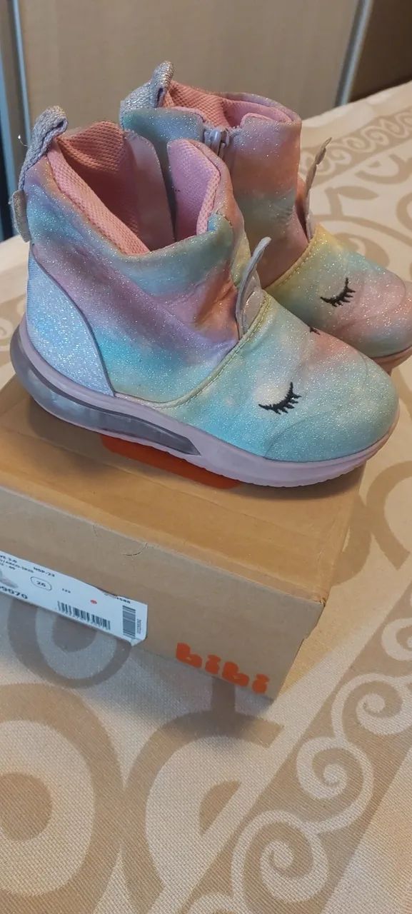 Bota infantil marca Bibi com led - 26 - Foto 2
