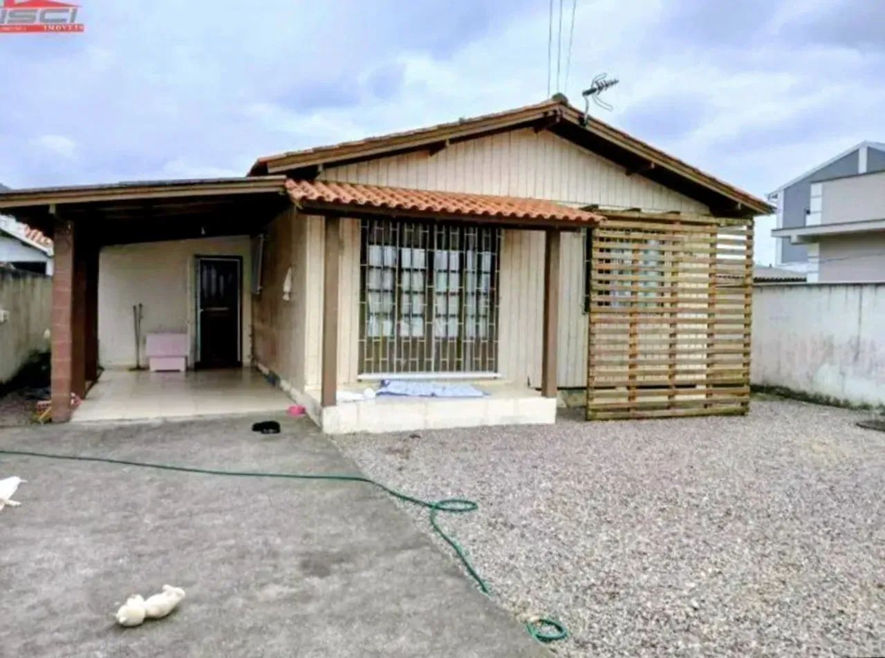 Boa casa de 2 dormitórios com. garagem e terreno de 360 metros