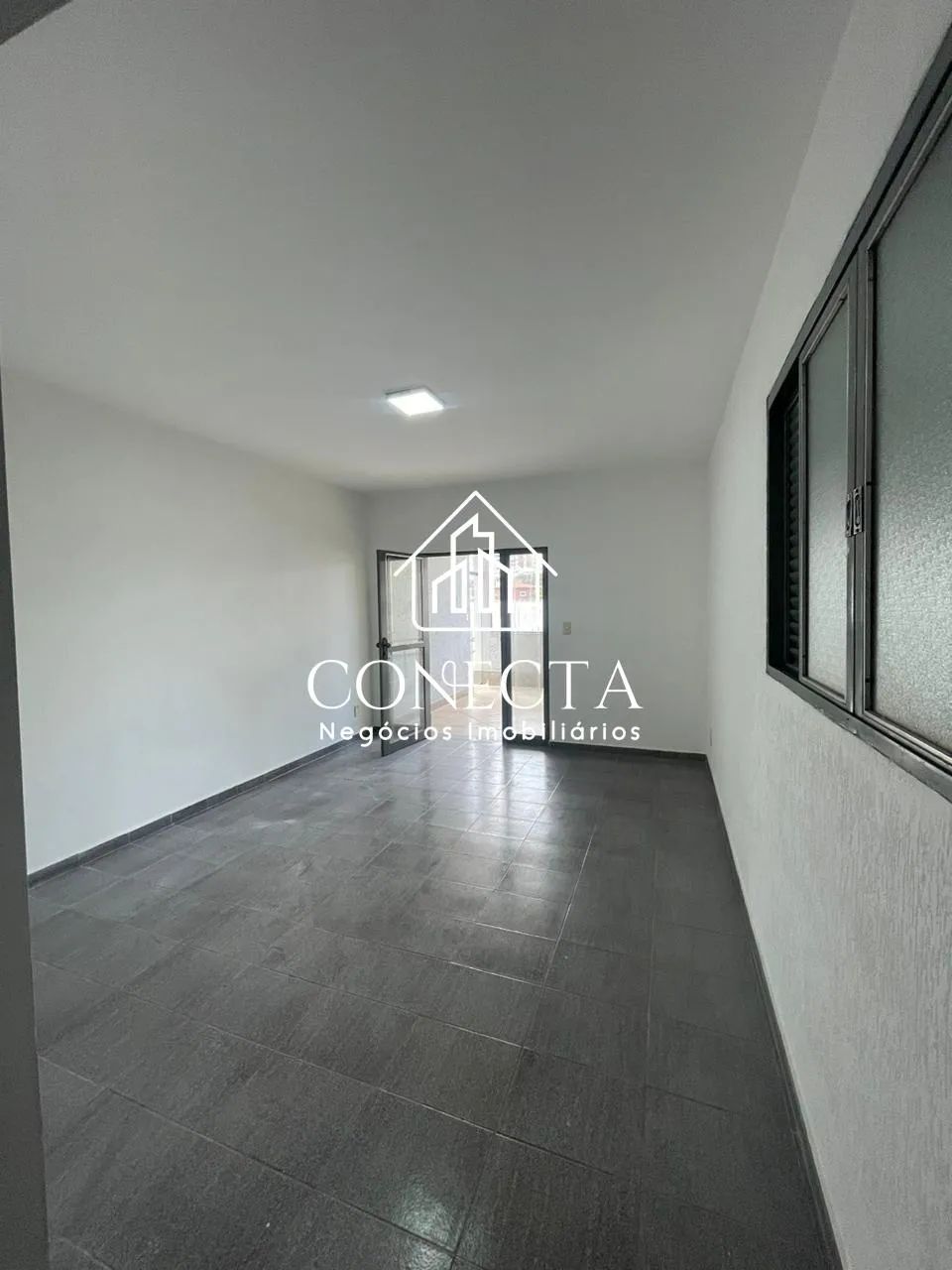 Casas Comerciais - 3 dormitórios - Osvaldo Rezende