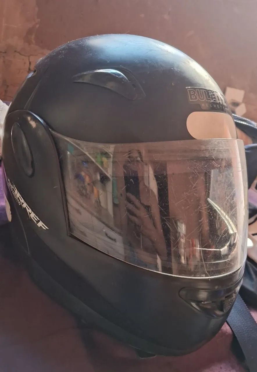 Capacete usado bom.