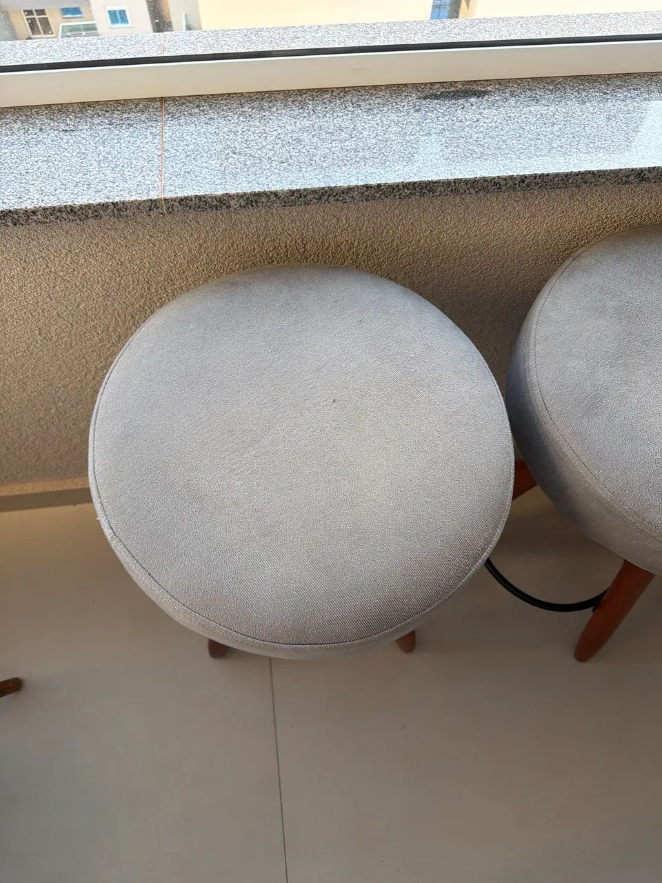 Banqueta de madeira  - Foto 2