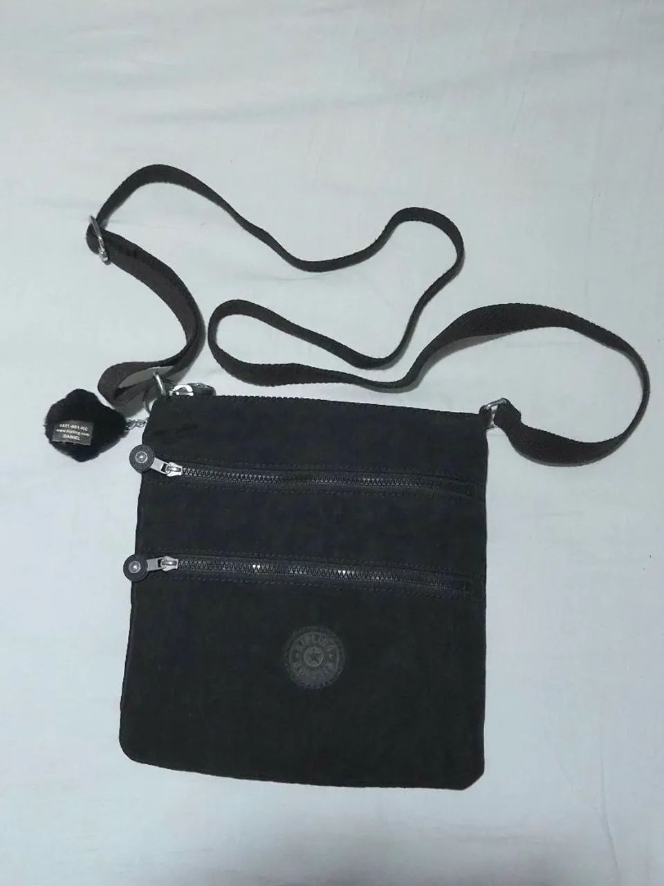 Bolsa Kipling Original Preta Transversal 3 Zíperes + Chaveiro Macaco