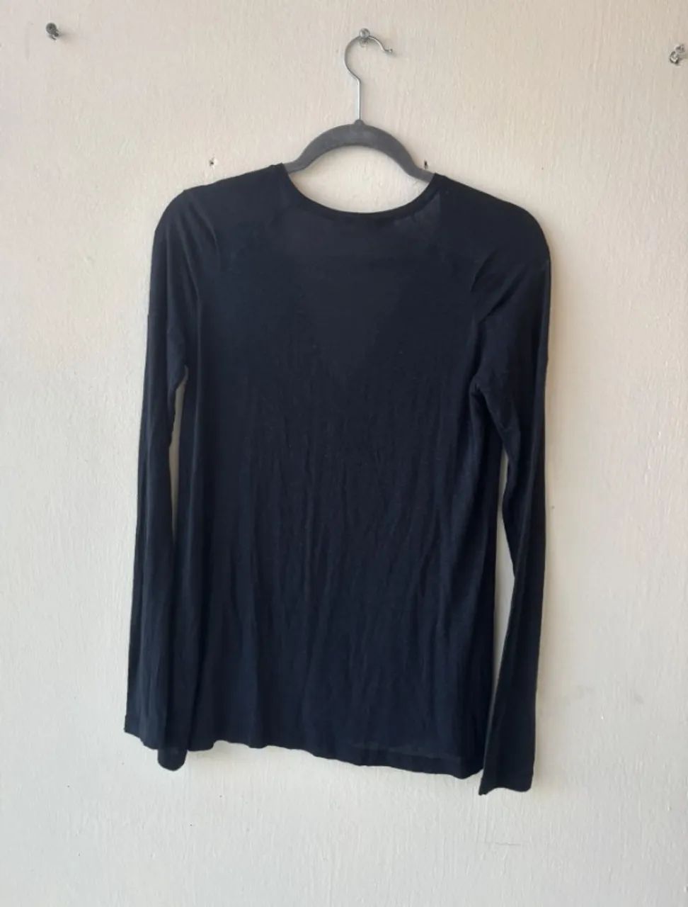Blusa da marca Animale preta, tamanho G. Basica. - Foto 2