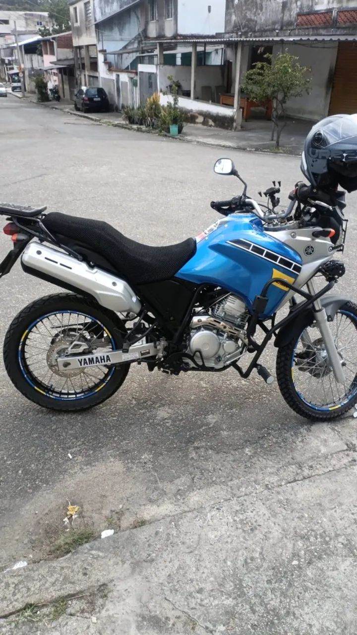 Ténéré 250 linda e bem cuidada.
