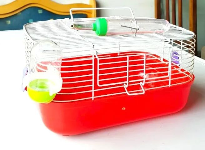 Gaiola para Hamster (Vermelha - Com Bebedouro) - Usada - Bom Estado de Conservação