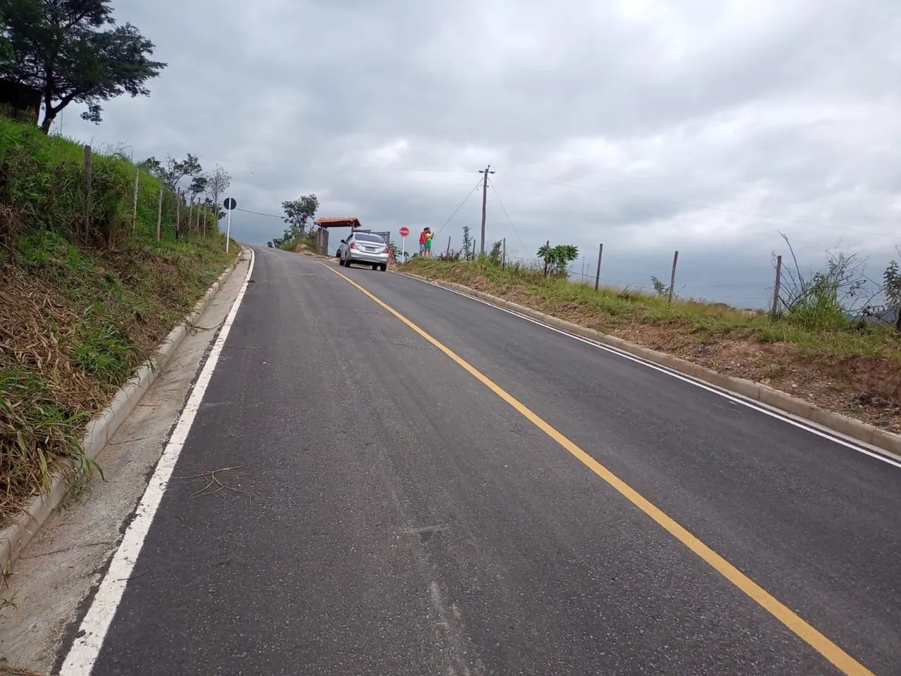 Vendo lote em bicas localidade nova e boa, troco em carro. - Foto 4
