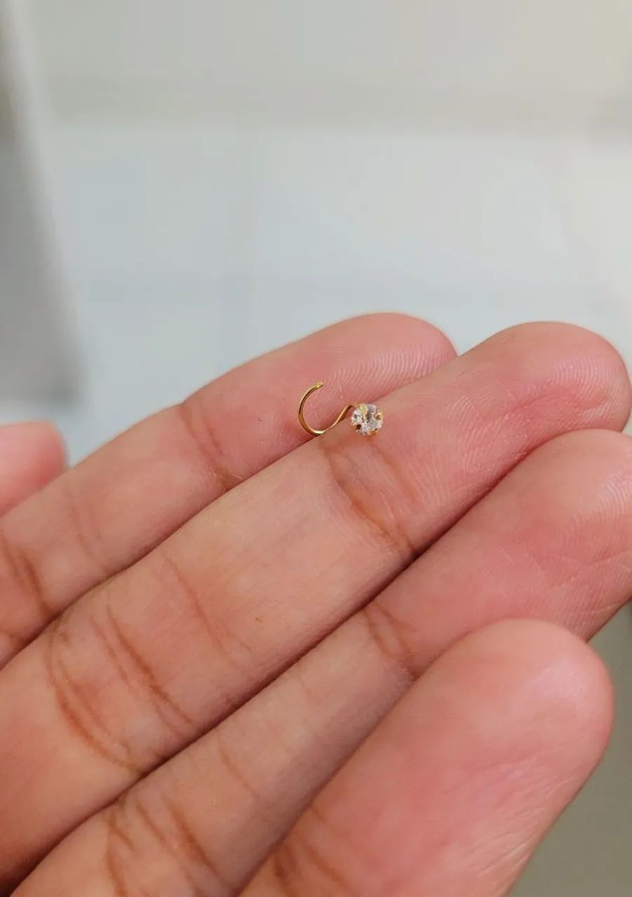 Piercing Nariz Ponto de luz Ouro 18k - Foto 3