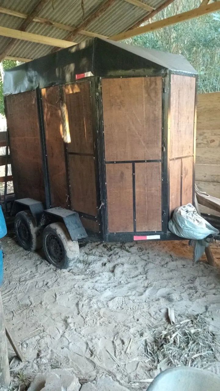 Reboque para cavalo 2 lugares