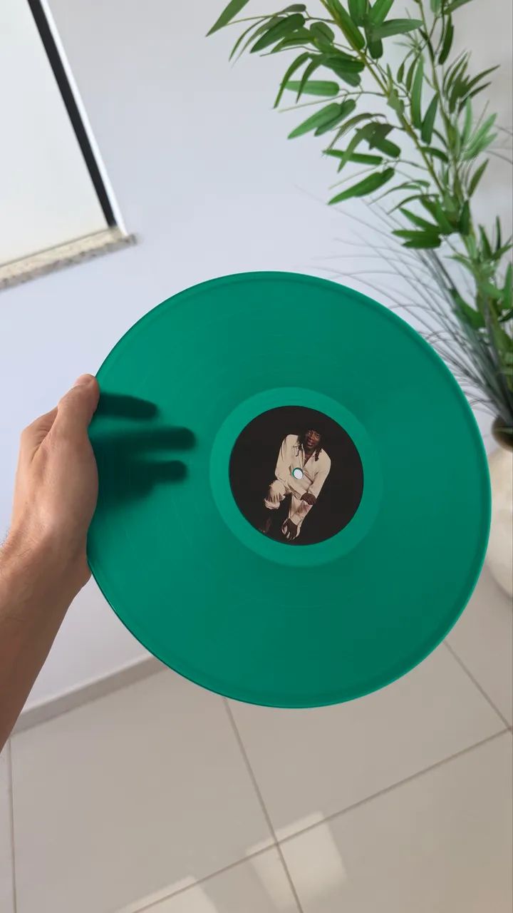 Disco de vinil LP Milton Nascimento - Tarde - Noize + revista - Foto 4