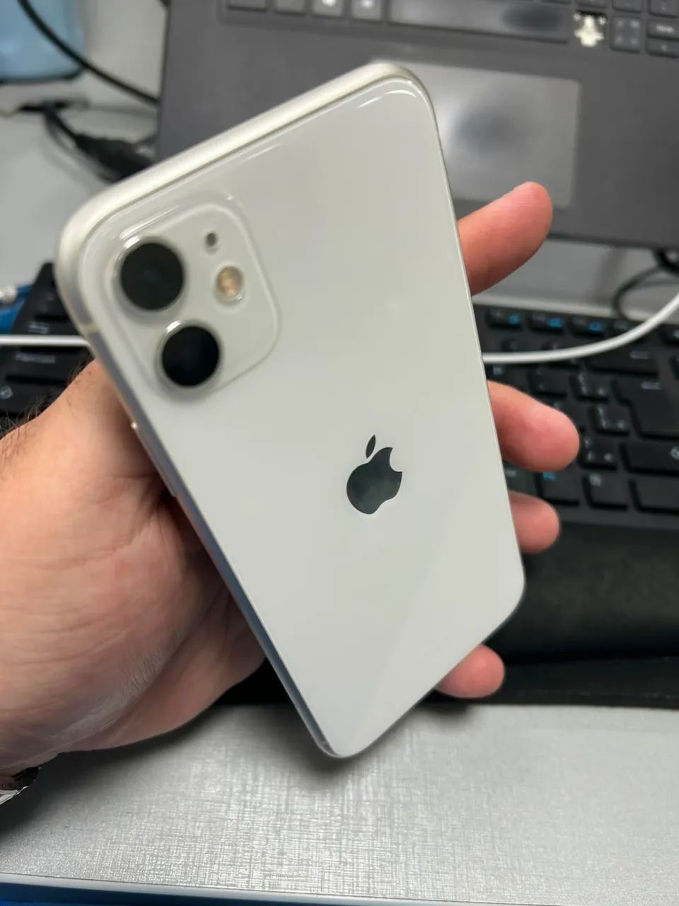 iPhone 11 branco com 64gb  - Foto 4