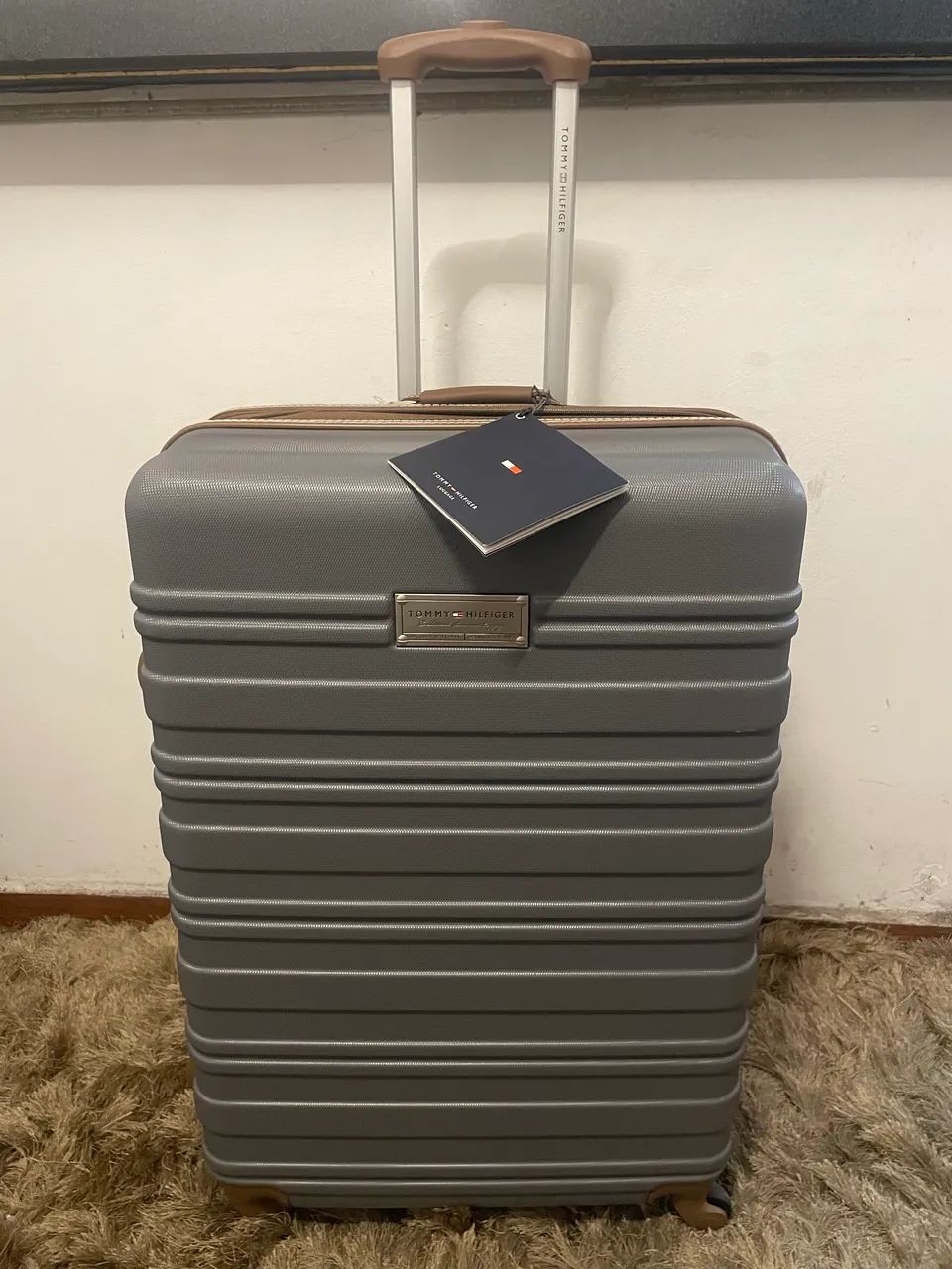 Mala Tommy Hilfiger rígida grande 