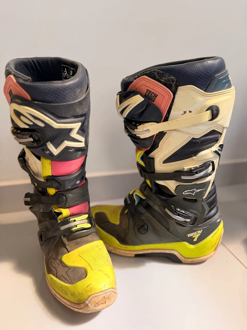 アガベ bellnao1 Capacete na imagem é um Bell MX-9 MIPS - Esportes Sobre Rodas