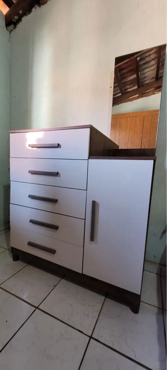 Vendo comoda com espelho grande