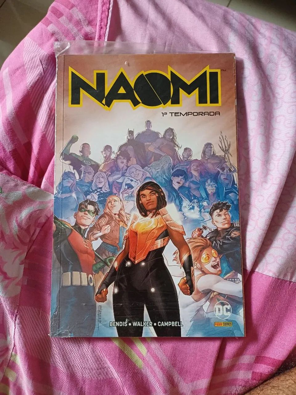 HQ Naomi 1 - Dc comics