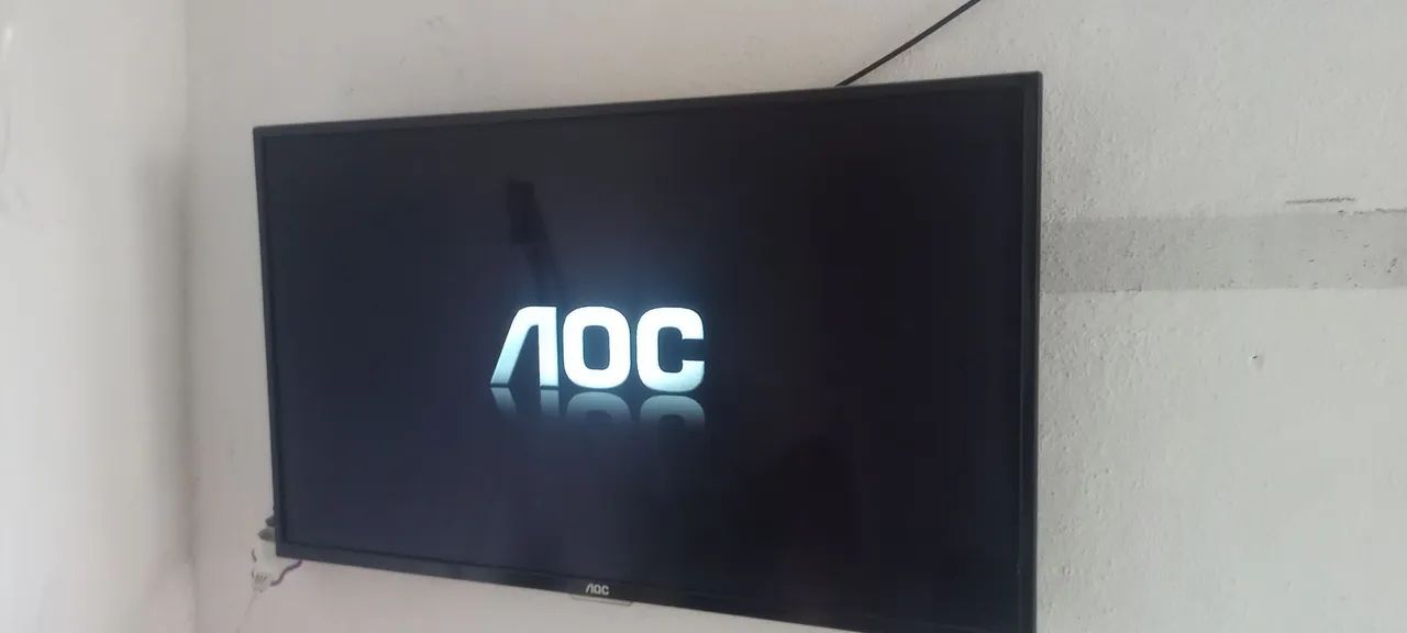 Vendo Smart Tv AOC 32° , usada , funcionando  - Foto 2