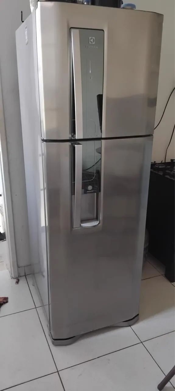 Vendo geladeira Electrolux inox