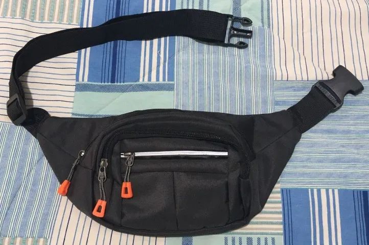 Pochete de Nylon com 4 Bolsos e Cinto Ajustável Preta - NOVA