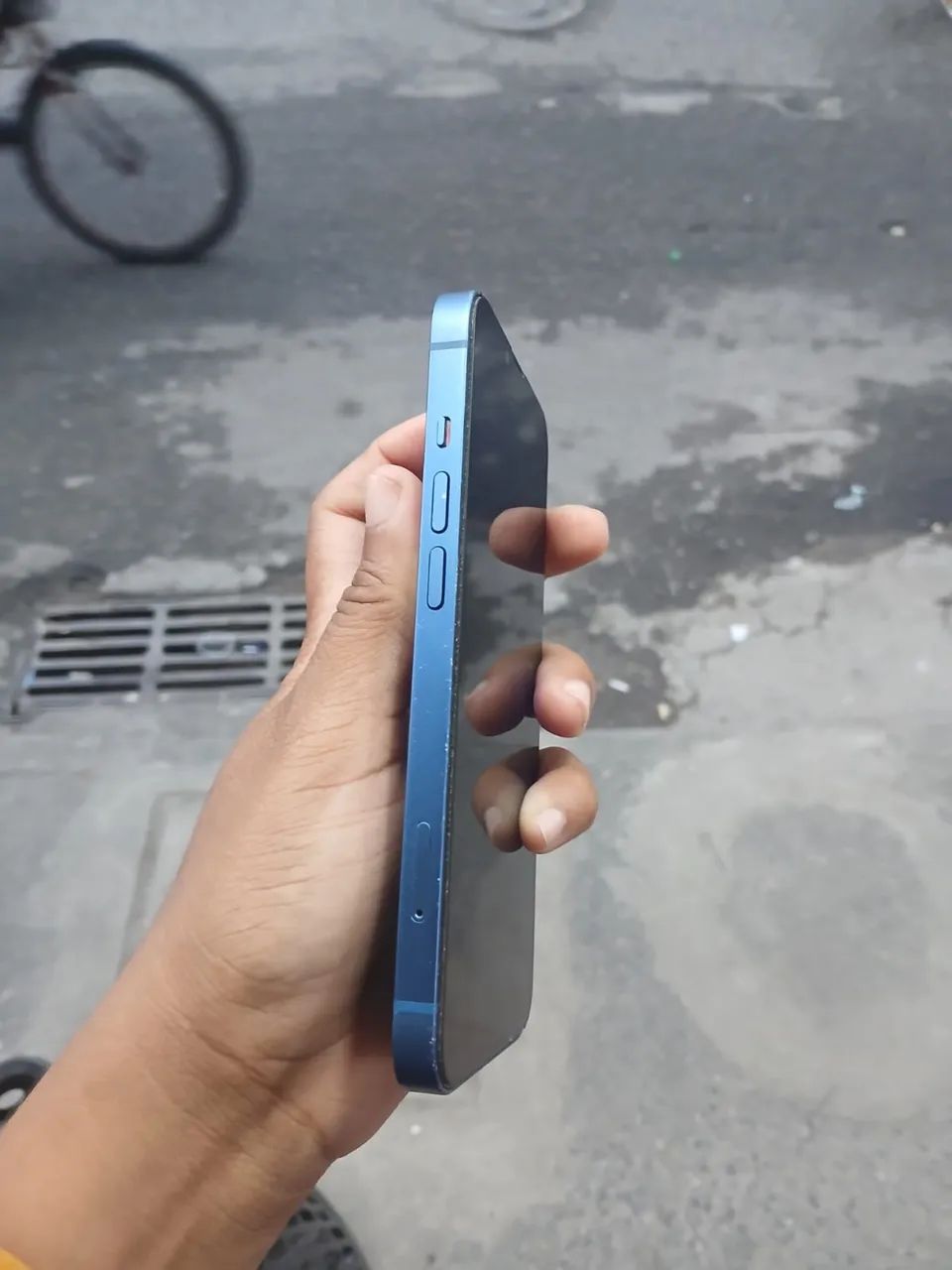 iPhone 13 2,100