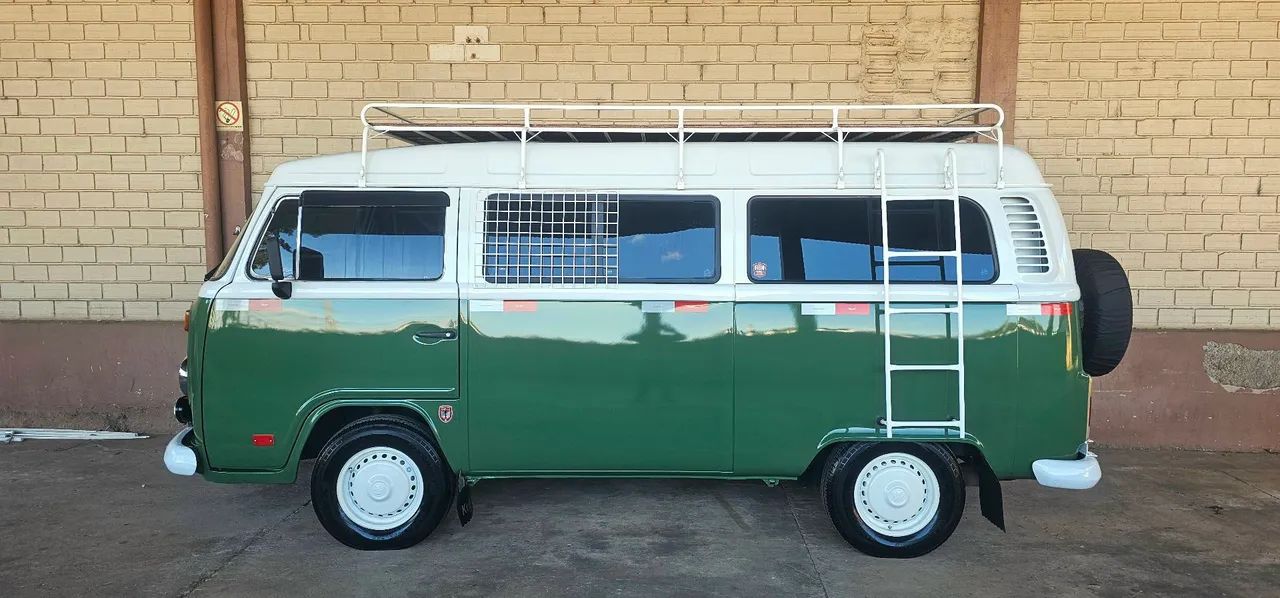 Volkswagen Kombi Standard/ Luxo/ Serie Prata 2000