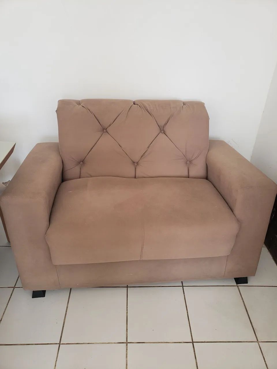 VENDO UM SOFÁ DE 2 LUGARES NOVO  - Foto 4