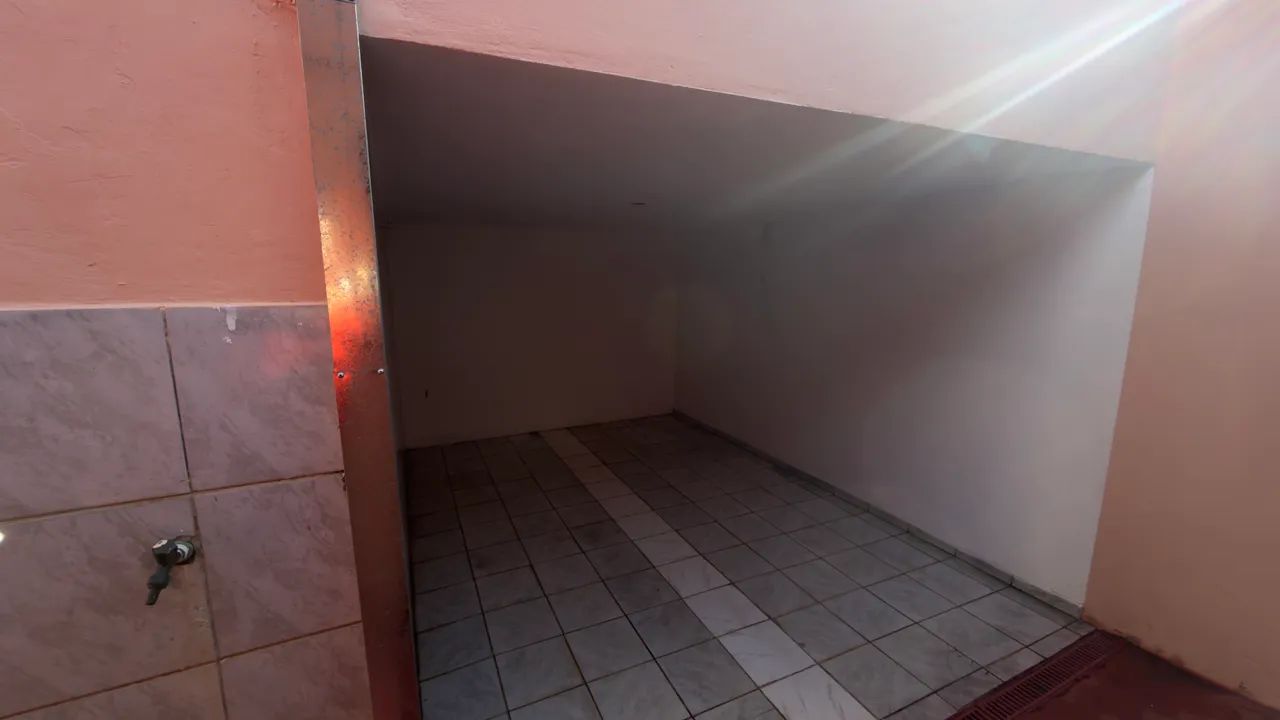 Aluga se casa abaixo da Faculdade Anhanguera - Foto 2